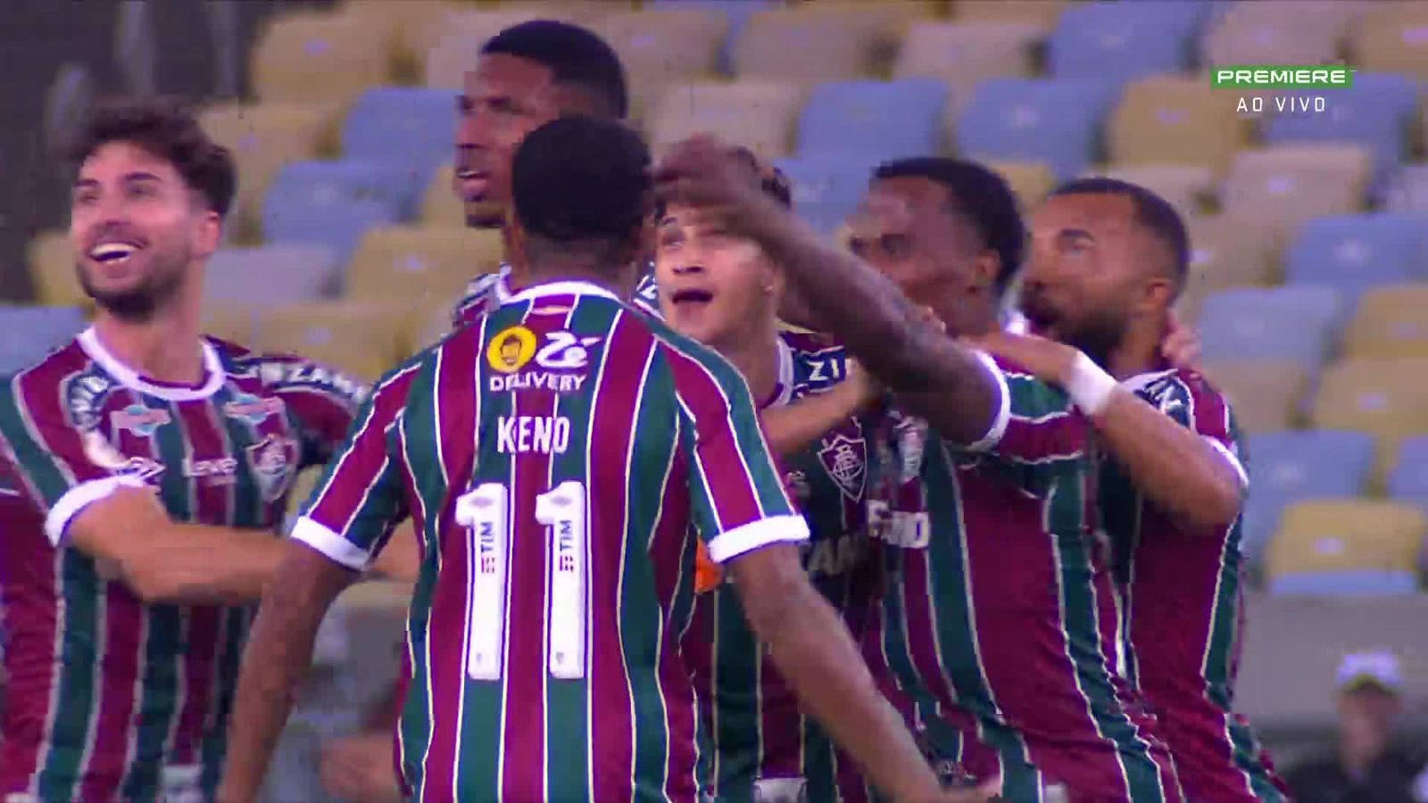 Com um a menos, Fluminense bate Bahia de virada no Maracanã