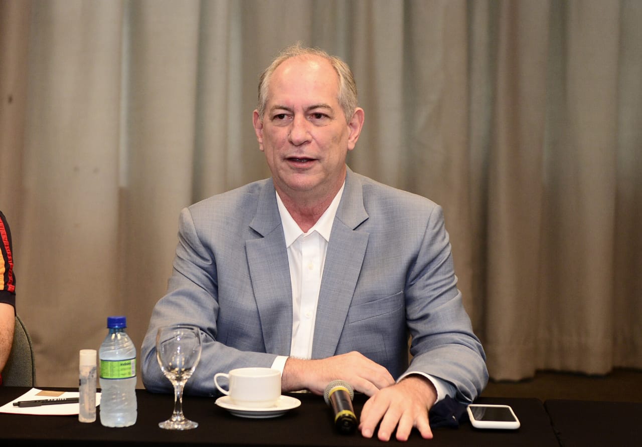 Ciro Gomes abra ado por direitistas ap s subir tom contra Lula